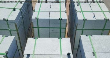 漯河 芝麻白花岗岩5公分地铺石 花岗岩厂家工厂装车日常