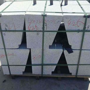 漯河 芝麻白异形坐凳，石凳