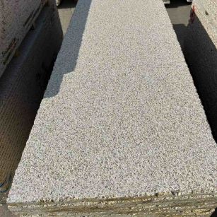 漯河 黄金麻花岗岩荔枝面毛板，半成品