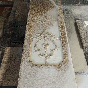 漯河 黄金麻花岗岩异形加工雕刻栏杆大柱