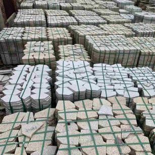 漯河 黄金麻白麻花岗岩荔枝面地铺石(冰裂纹)