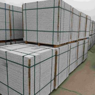 漯河 白麻花岗岩石材荔枝面地铺石（300*600*50）