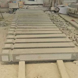 漯河 芝麻白异形加工雕刻-栏杆大柱，方柱