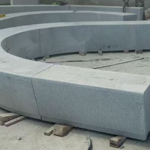 漯河 芝麻白花岗岩光面弧形坐凳