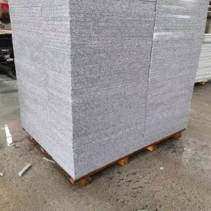 漯河 芝麻白火烧面1.8厚300*600地铺石，尺寸标准，厚薄均匀