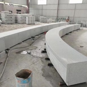 漯河芝麻白花岗岩石板材 园林光面弧形坐凳