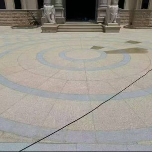 漯河 黄金麻芝麻灰花岗岩石材地铺拼接效果