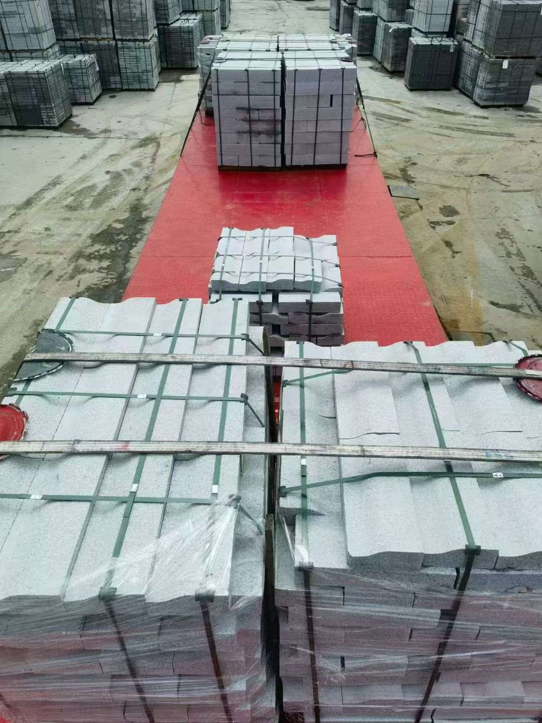 漯河 芝麻白仿形加直形路沿石出货日常