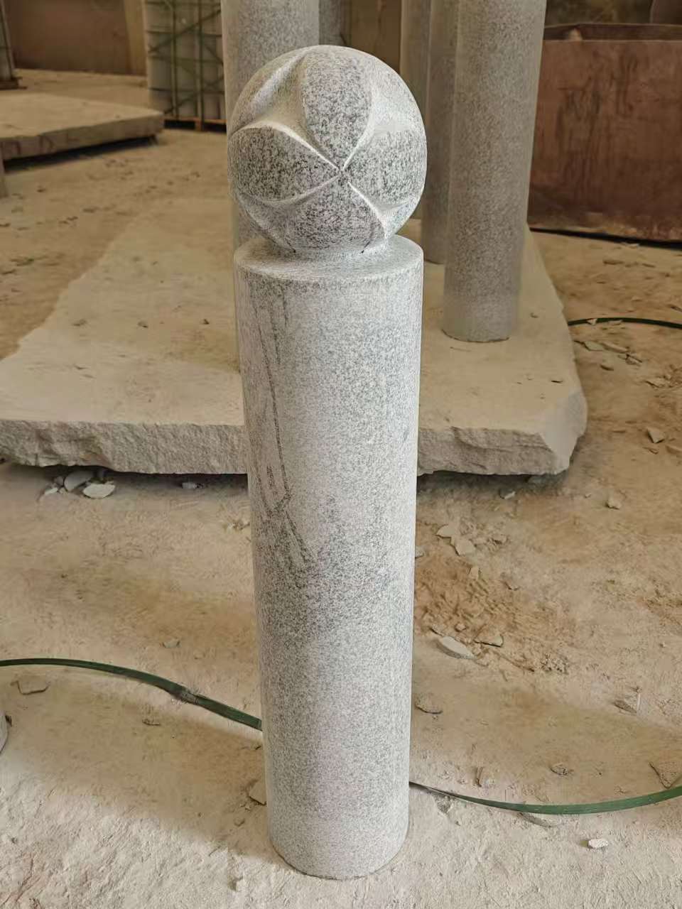 漯河 芝麻白花岗岩石材挡车石柱、停车柱、圆柱挡车柱、方柱挡车柱等