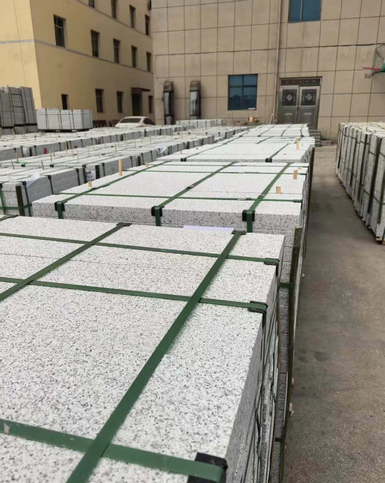 漯河 白麻花岗岩5.0公分荔枝面地铺石