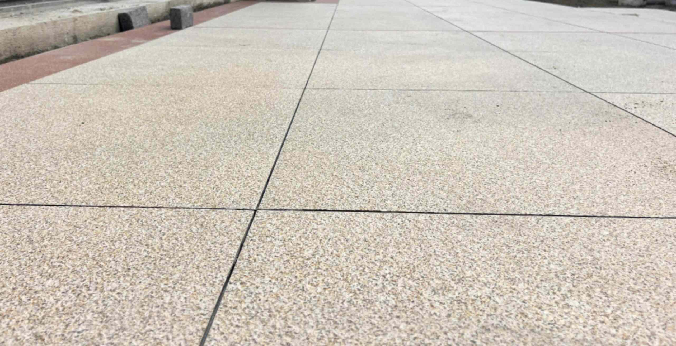 漯河 黄金麻花岗岩石板材荔枝面地面铺装效果