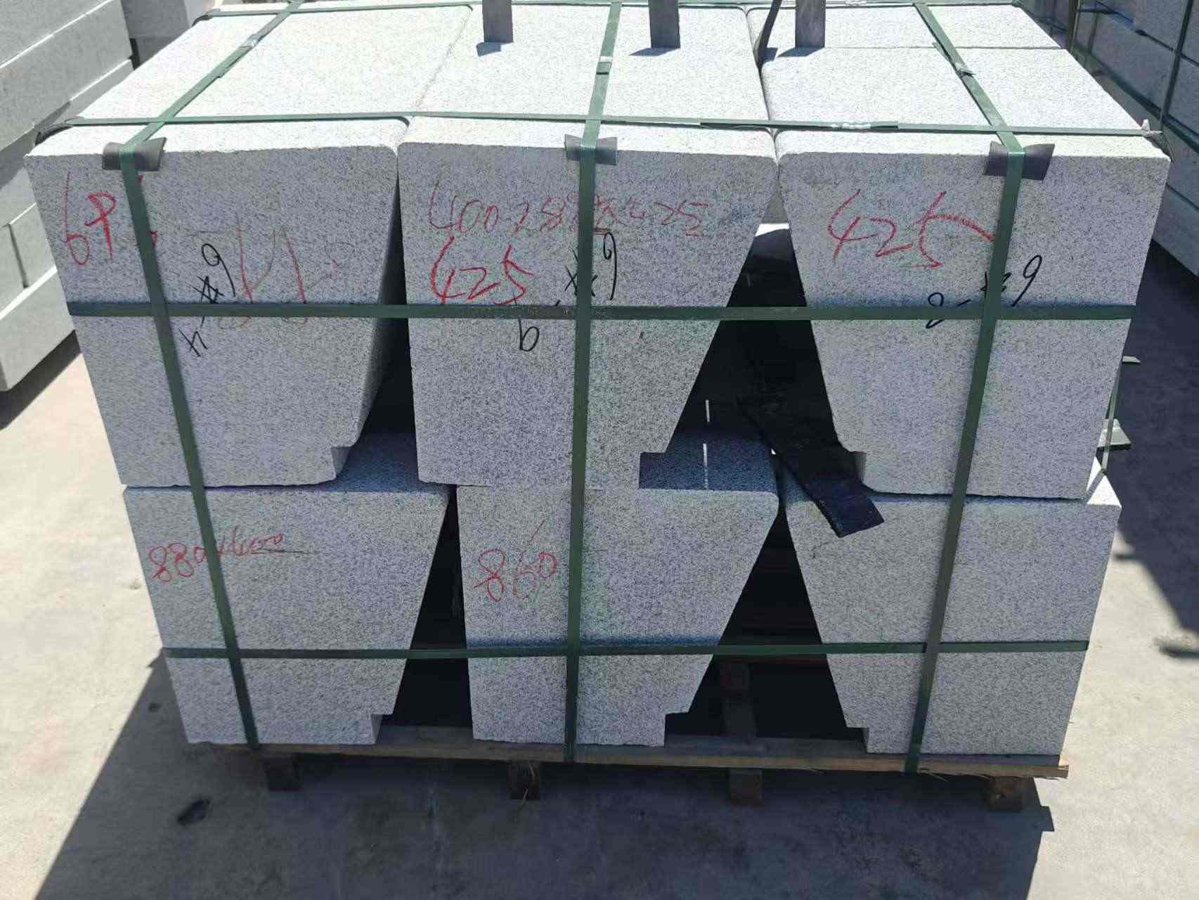 漯河 芝麻白异形坐凳，石凳