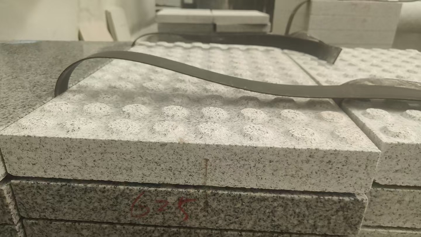 漯河 芝麻白花岗岩6.0公分荔枝面五轴加工雕刻盲点