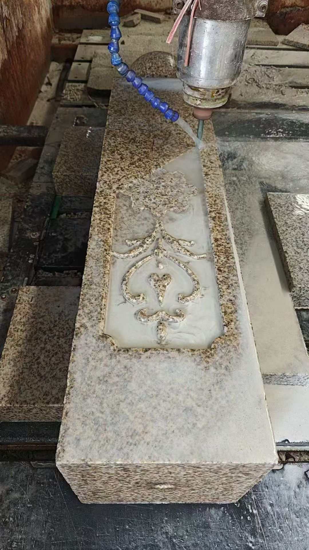 漯河 黄金麻花岗岩异形加工雕刻栏杆大柱