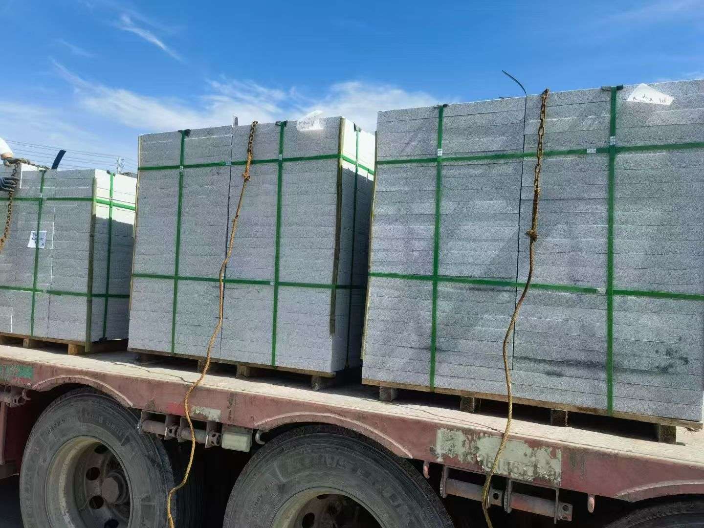 漯河 芝麻白花岗岩地铺石装车日常