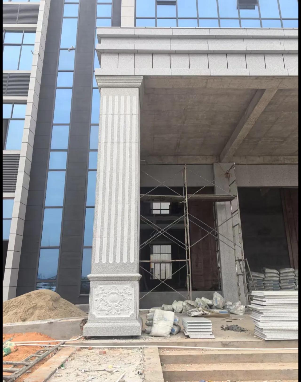 漯河 芝麻白光面花岗岩门楼大柱（罗马柱）配雕花底座