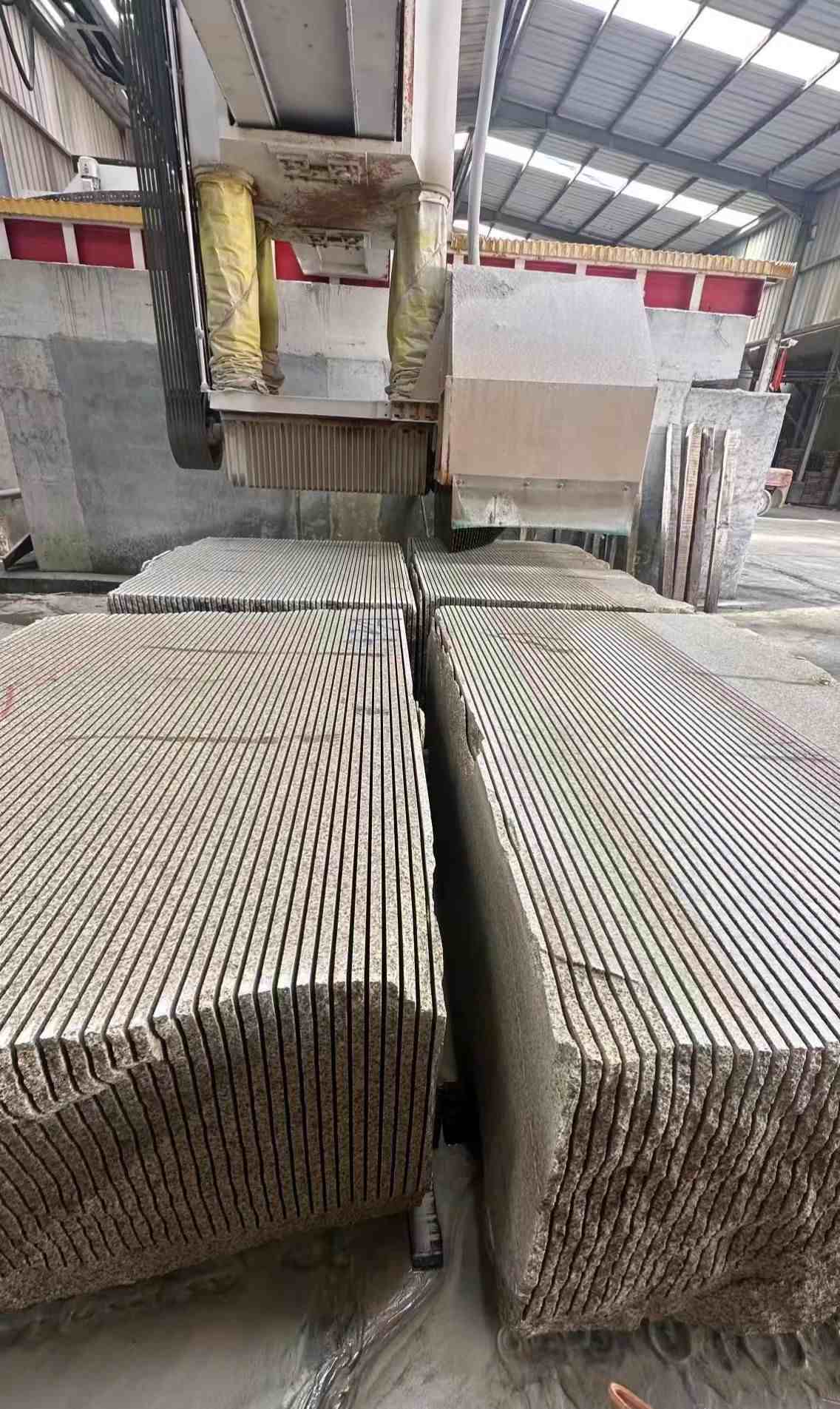 漯河 车间生产日常，黄金麻白麻花岗岩